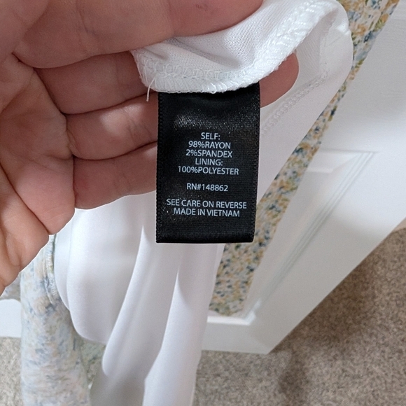 Torrid Sunshine Ditsy Floral Maxi Rayon Slub Surplice Wrap Dress in Size 2 18/20 - Picture 12 of 13